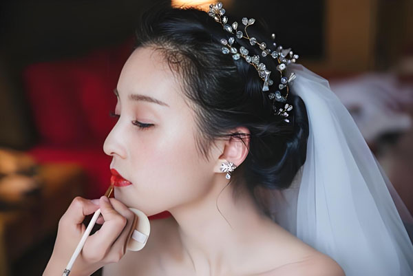 长春婚纱摄影|长春瑞丽化妆造型